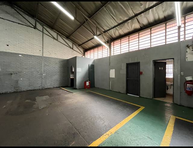 301M² WAREHOUSE FOR SALE IN ISANDO